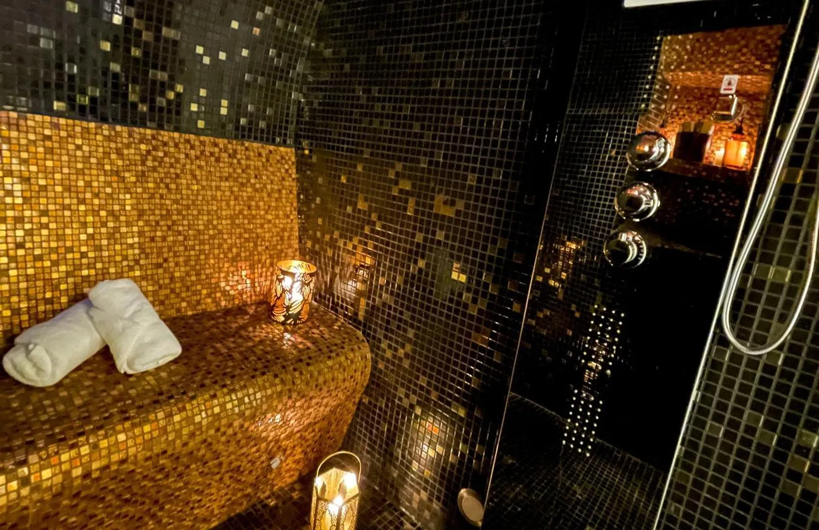 Les Bains D'Aphrodite, Suite Hammam & Spa Auriol France