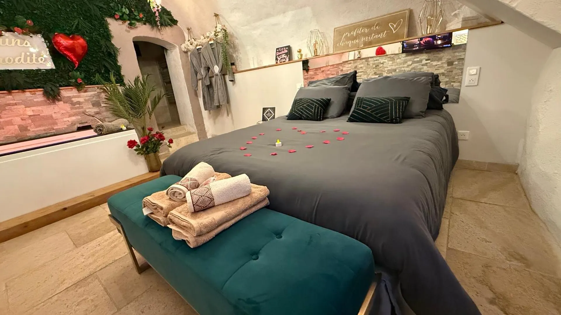 Les Bains D'Aphrodite, Suite Hammam & Spa Auriol France